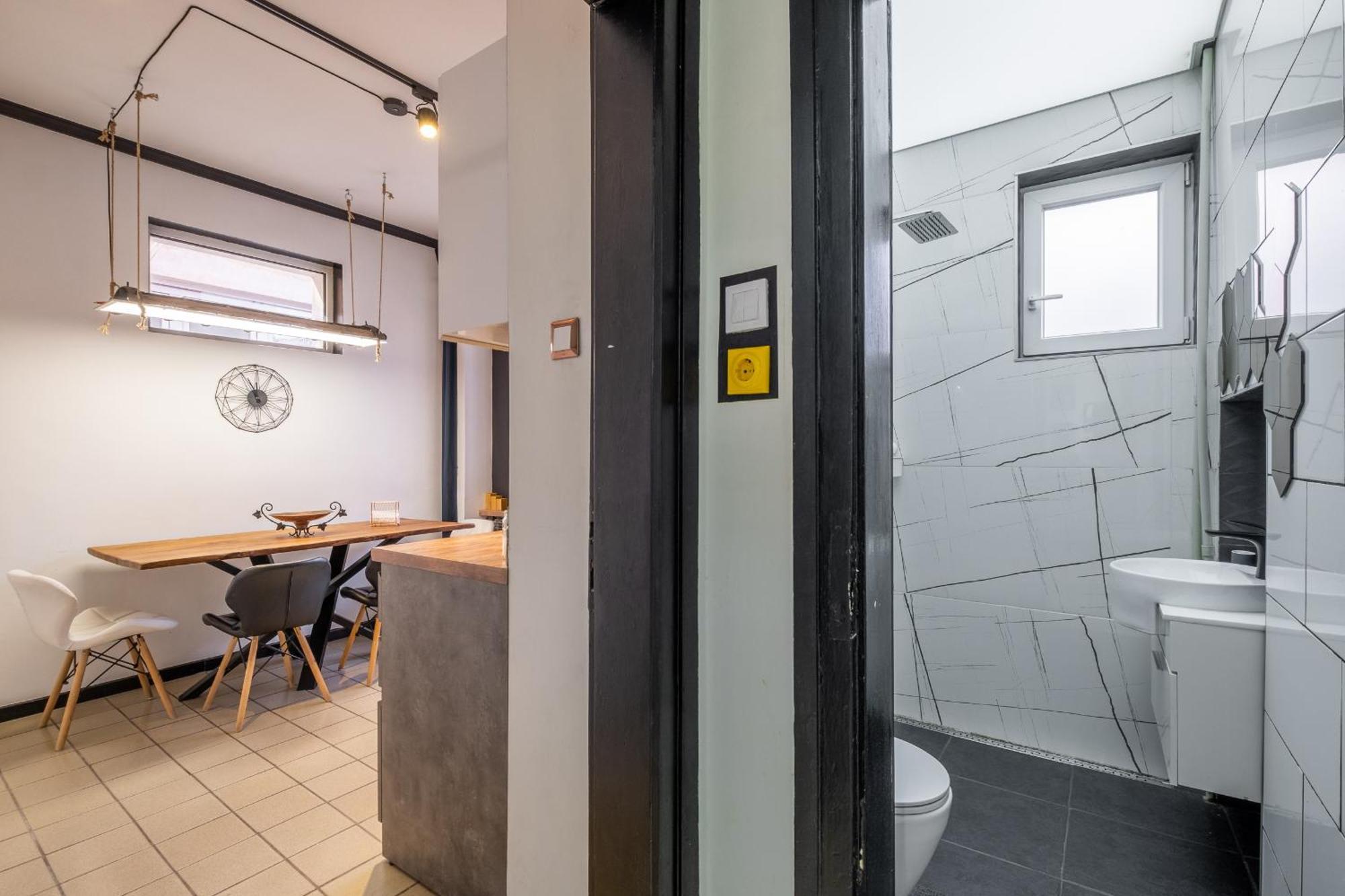 Modern , Spacious 2Br Apartment In Top Center Sofya Dış mekan fotoğraf